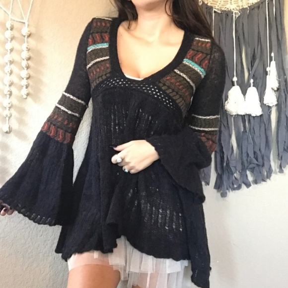 NWOT Free People Sweater Bell Sleeves Embroidered Sweater Black Size Medium - Picture 4 of 5
